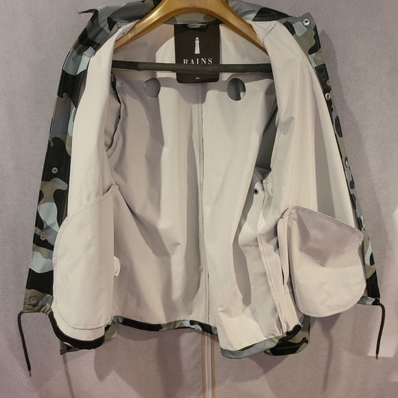 RAINS AOP Coach Jacket Sea Camo - UNISEX - Picture 6 of 8